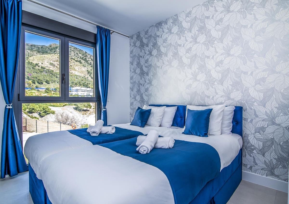Apartamento de 3 habitaciones en Fuengirola en venta con piscina garaje - 669.000 € (Ref: 9976170)