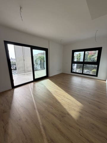 Apartamento de 3 habitaciones en Estepona en venta con piscina garaje - 670.000 € (Ref: 9976171)