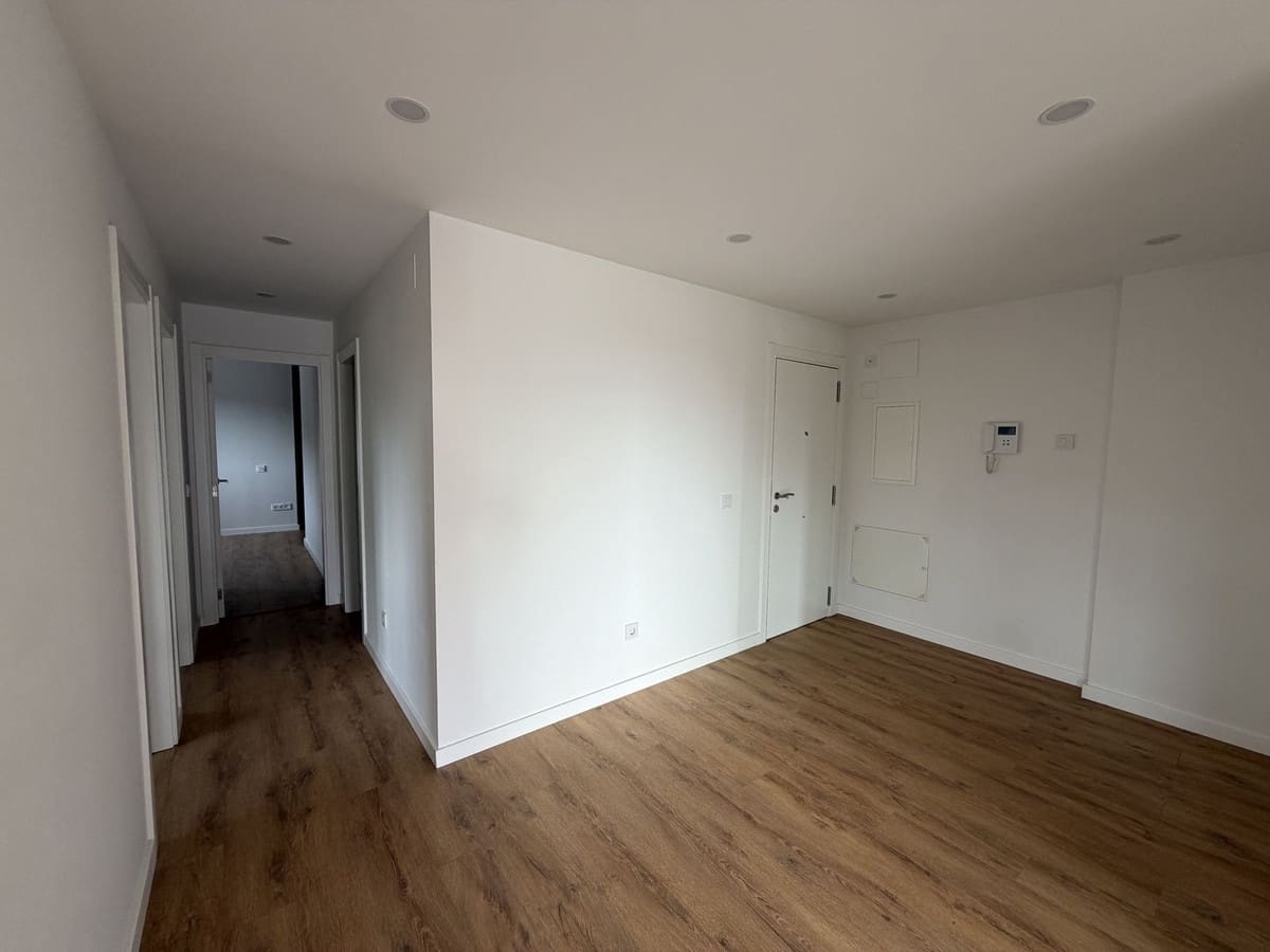 Apartamento de 3 habitaciones en Estepona en venta con piscina garaje - 670.000 € (Ref: 9976171)