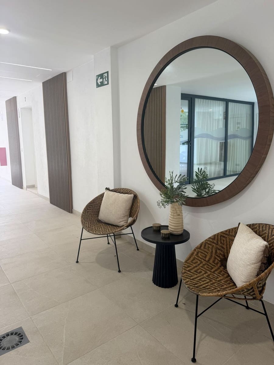 Apartamento de 3 habitaciones en Estepona en venta con piscina garaje - 670.000 € (Ref: 9976171)