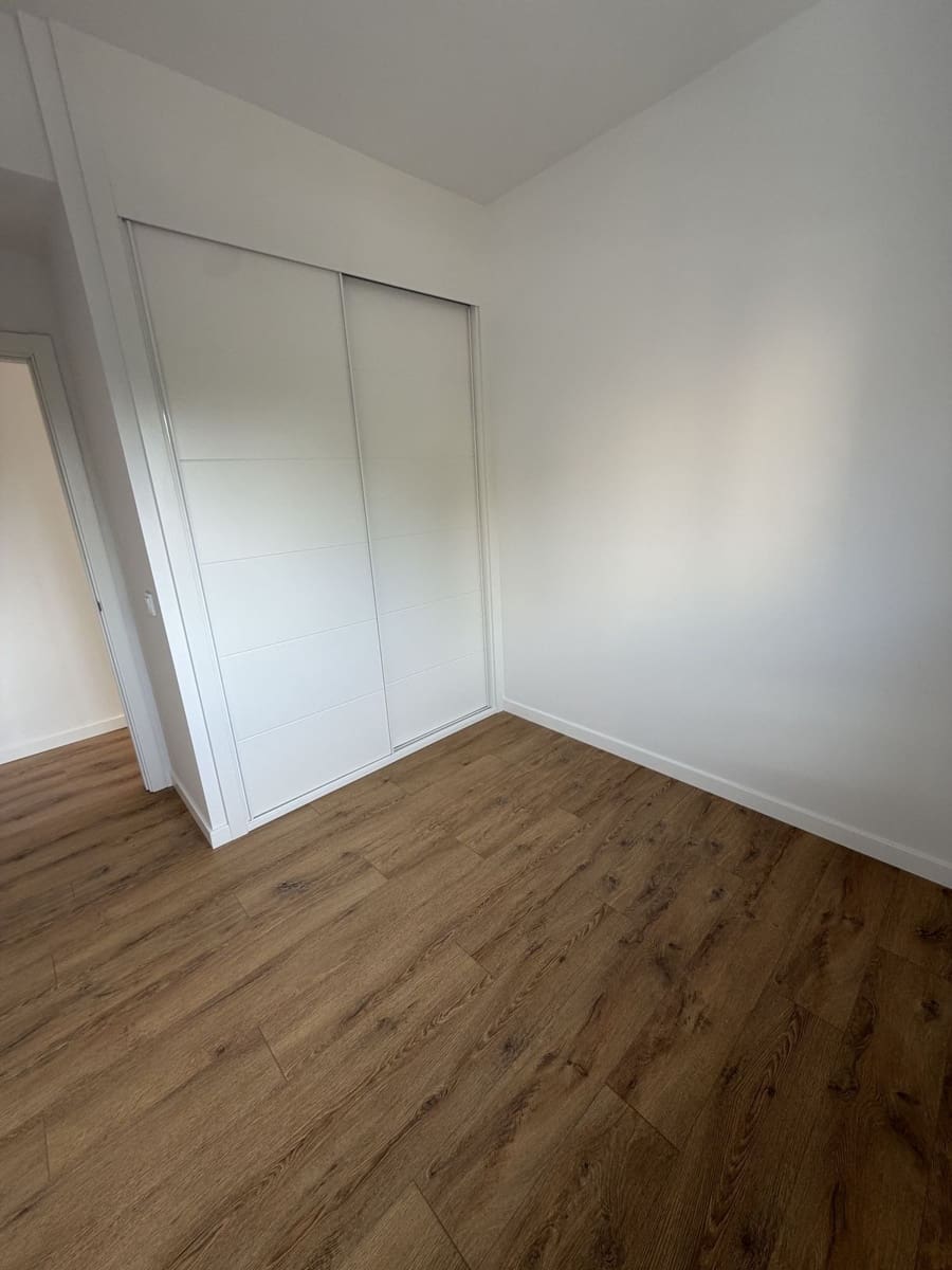 Apartamento de 3 habitaciones en Estepona en venta con piscina garaje - 670.000 € (Ref: 9976171)