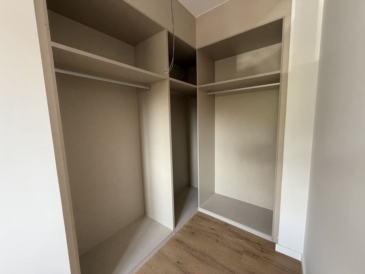Apartamento de 3 habitaciones en Estepona en venta con piscina garaje - 670.000 € (Ref: 9976171)
