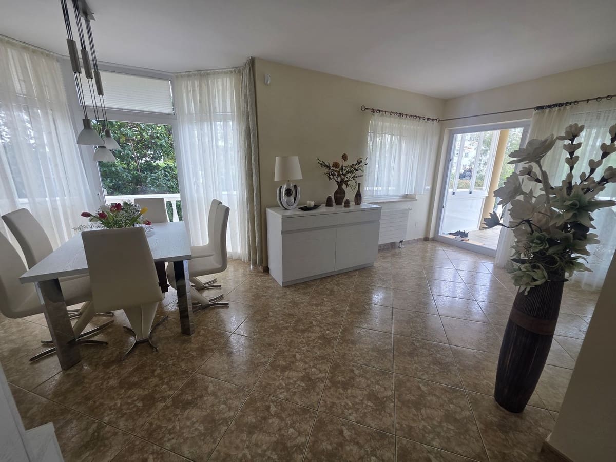 Chalet de 2 habitaciones en Calahonda en venta con piscina - 699.000 € (Ref: 9976174)
