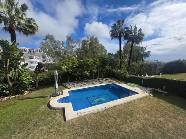 Chalet de 2 habitaciones en Calahonda, Mijas en venta con piscina - 699.000 € (Ref: 9976174)