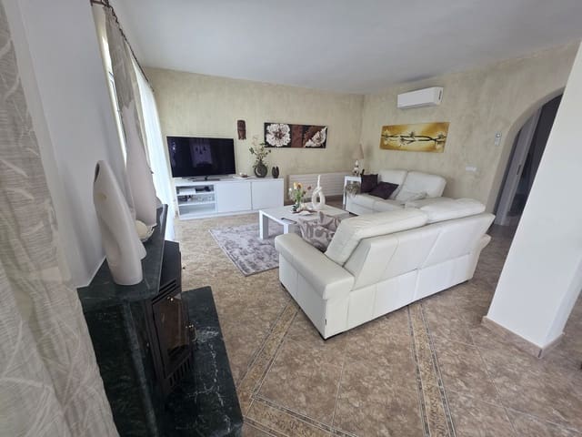 Chalet de 2 habitaciones en Calahonda, Mijas en venta con piscina - 699.000 € (Ref: 9976174)