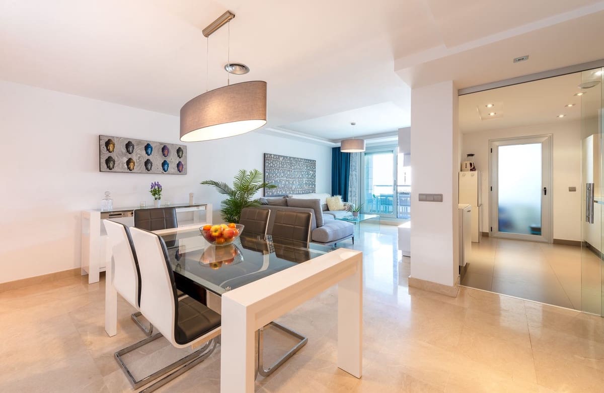 3 soveværelse Lejlighed til salg i San Pedro de Alcantara med swimmingpool - € 650.000 (Ref: 9976175)