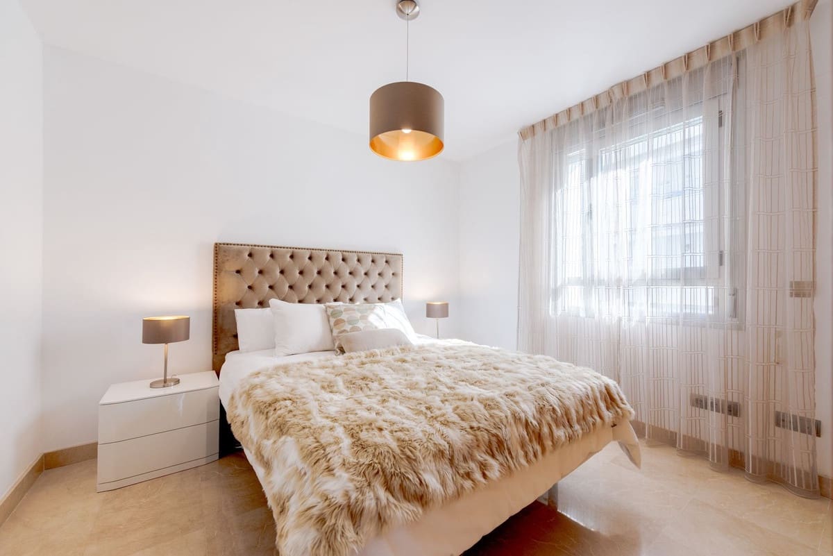 3 soveværelse Lejlighed til salg i San Pedro de Alcantara med swimmingpool - € 650.000 (Ref: 9976175)