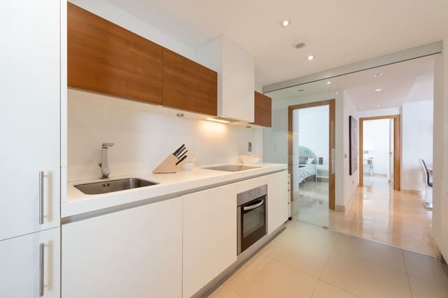 3 soveværelse Lejlighed til salg i San Pedro de Alcantara, Marbella med swimmingpool - € 650.000 (Ref: 9976175)