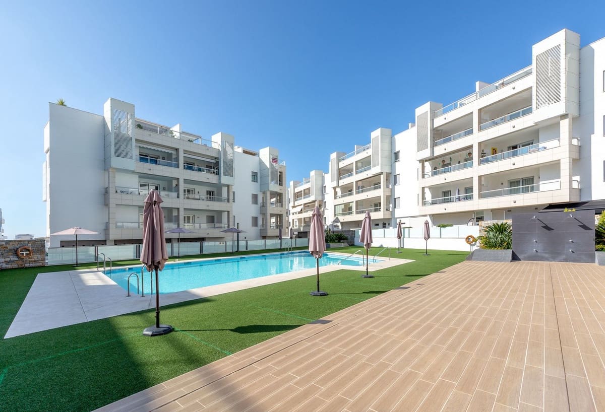 3 soveværelse Lejlighed til salg i San Pedro de Alcantara med swimmingpool - € 650.000 (Ref: 9976175)