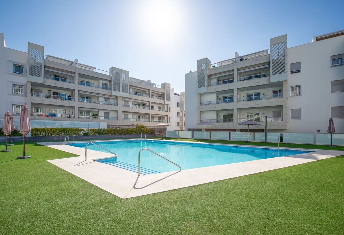 3 soveværelse Lejlighed til salg i San Pedro de Alcantara med swimmingpool - € 650.000 (Ref: 9976175)