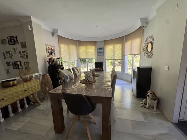 3 soveværelse Semi-Rækkehus til salg i Calahonda, Mijas med swimmingpool - € 649.000 (Ref: 9976176)