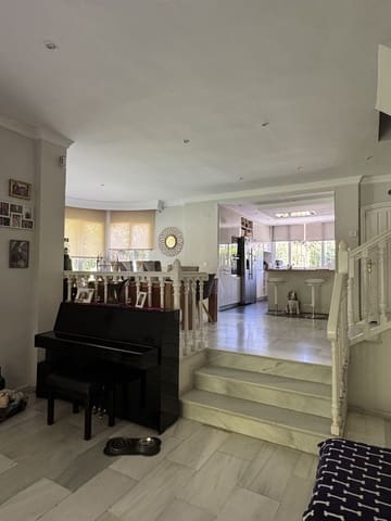3 soveværelse Semi-Rækkehus til salg i Calahonda, Mijas med swimmingpool - € 649.000 (Ref: 9976176)