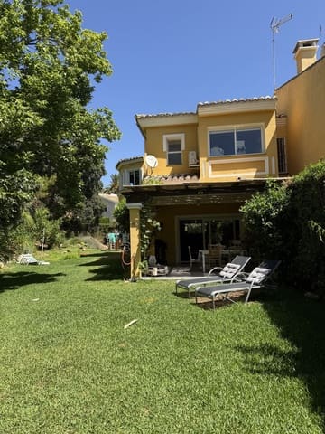 3 soveværelse Semi-Rækkehus til salg i Calahonda, Mijas med swimmingpool - € 649.000 (Ref: 9976176)