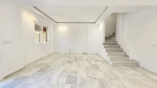 4 soverom Hus til salgs i Calahonda, Mijas med svømmebasseng - € 669 000 (Ref: 9976177)