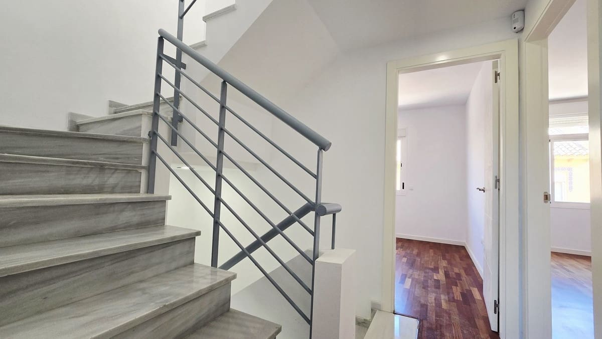 4 soverom Hus til salgs i Calahonda med svømmebasseng - € 669 000 (Ref: 9976177)