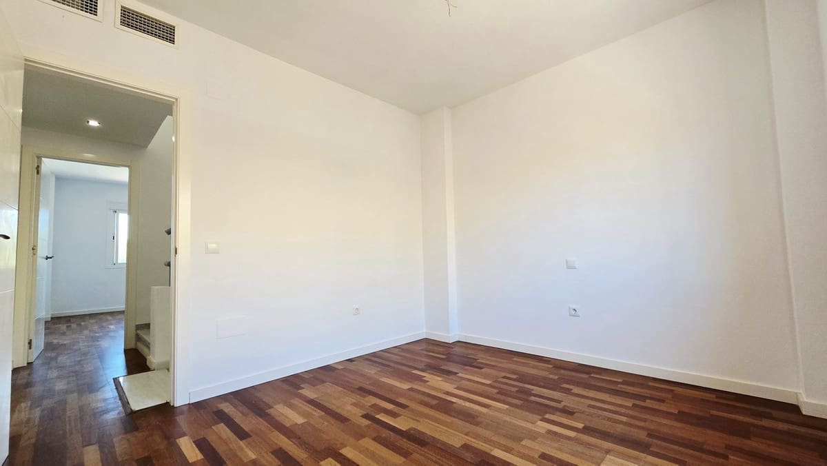 4 soverom Hus til salgs i Calahonda med svømmebasseng - € 669 000 (Ref: 9976177)