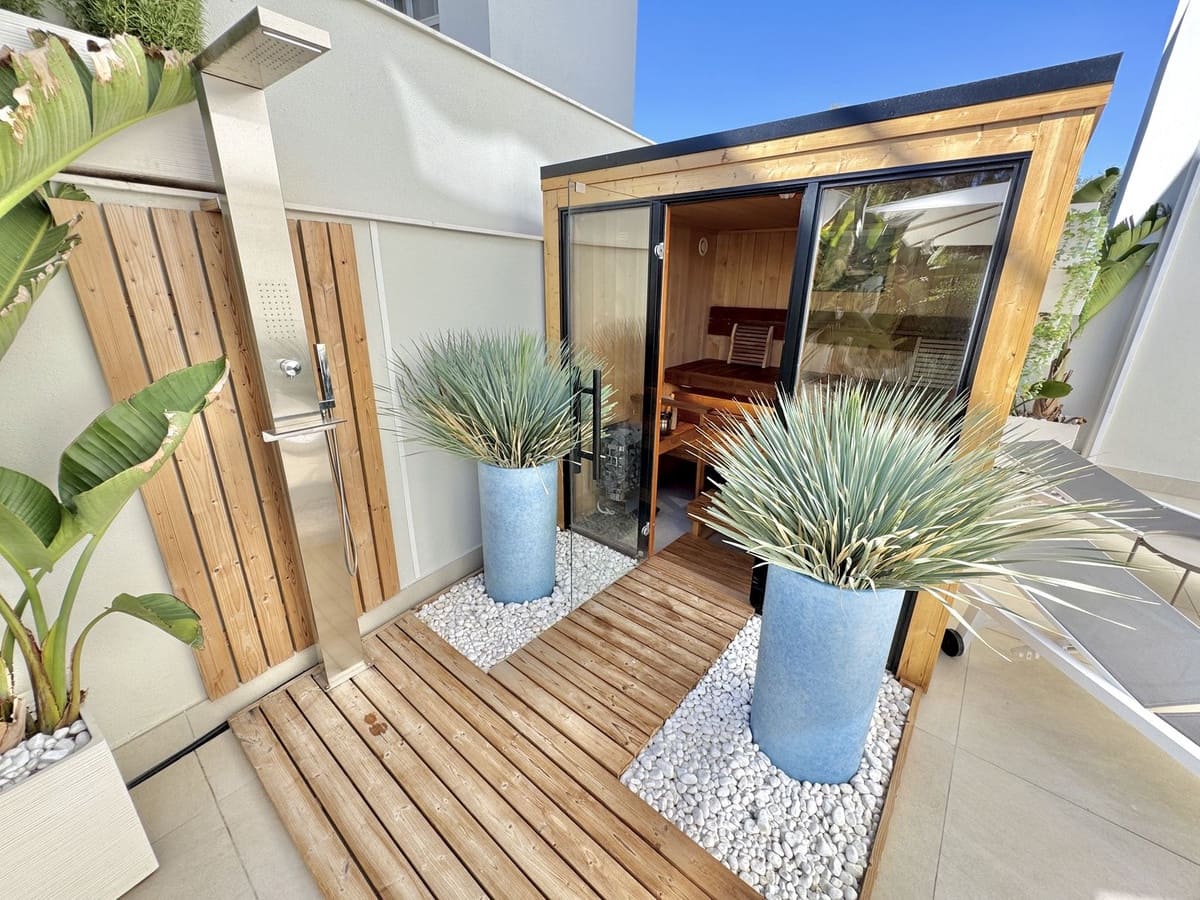 3 soveværelse Lejlighed til salg i La Cala Golf med swimmingpool - € 739.000 (Ref: 9976178)