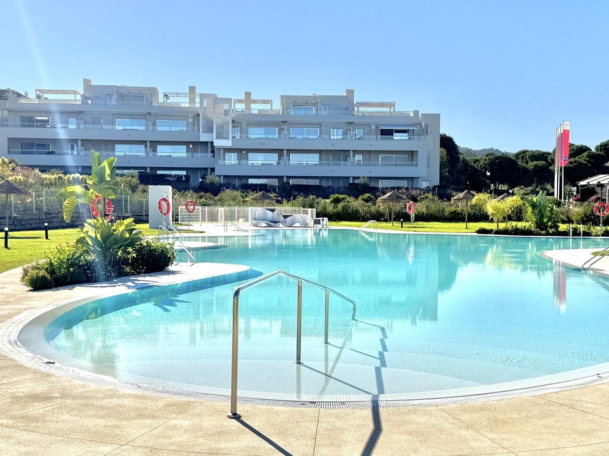3 soveværelse Lejlighed til salg i La Cala Golf med swimmingpool - € 739.000 (Ref: 9976178)