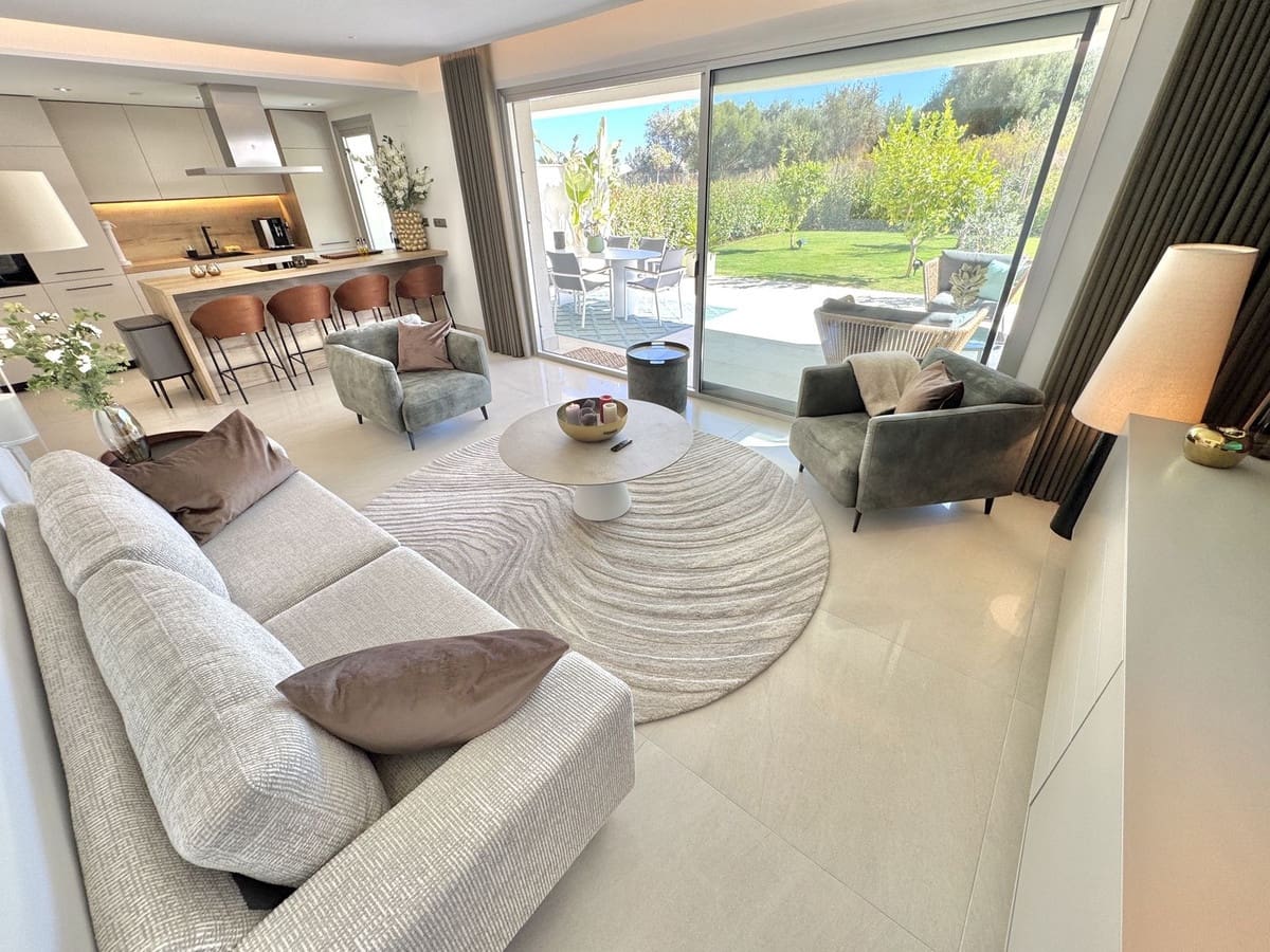 3 soveværelse Lejlighed til salg i La Cala Golf med swimmingpool - € 739.000 (Ref: 9976178)