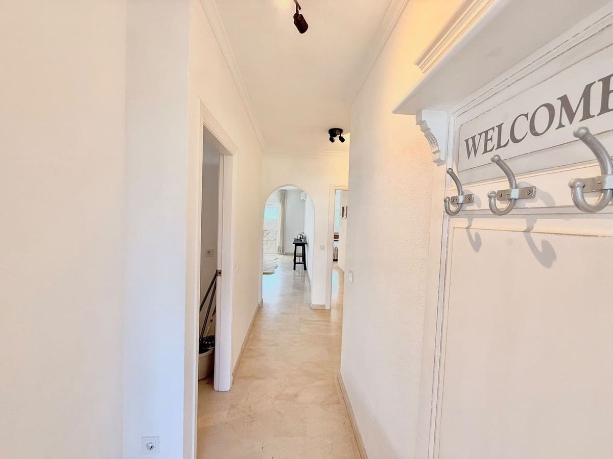 2 soveværelse Lejlighed til salg i Fuengirola med swimmingpool - € 650.000 (Ref: 9976179)