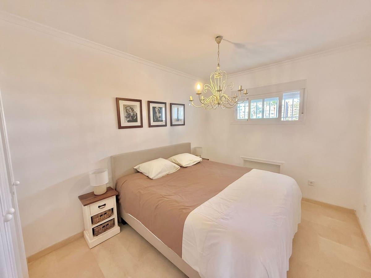 2 soveværelse Lejlighed til salg i Fuengirola med swimmingpool - € 650.000 (Ref: 9976179)