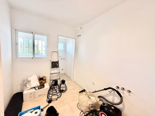 2 soveværelse Lejlighed til salg i Fuengirola med swimmingpool - € 650.000 (Ref: 9976179)