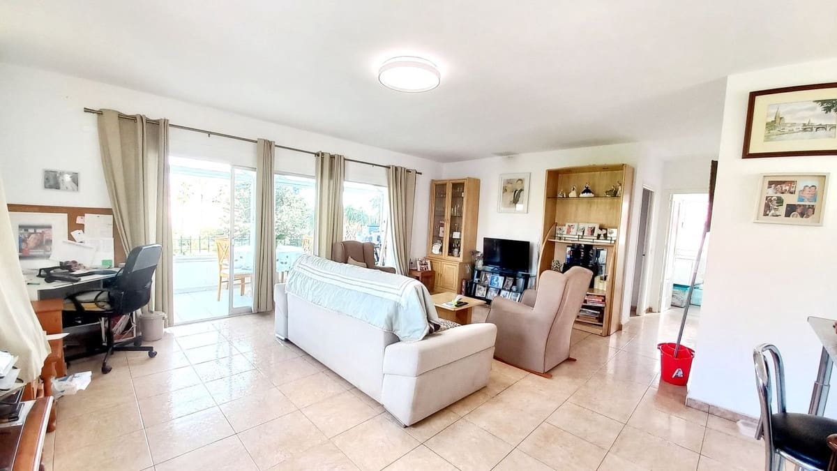 6 bedroom Villa for sale in El Faro with pool - € 690,000 (Ref: 9976181)