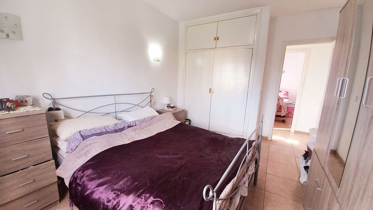 6 bedroom Villa for sale in El Faro with pool - € 690,000 (Ref: 9976181)