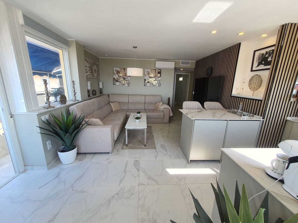 Apartamento de 2 habitaciones en Fuengirola en venta - 690.000 € (Ref: 9976184)