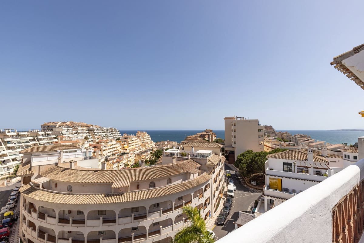 3 Zimmer Apartment zu verkaufen in Torrequebrada mit Pool Garage - 659.000 € (Ref: 9976186)