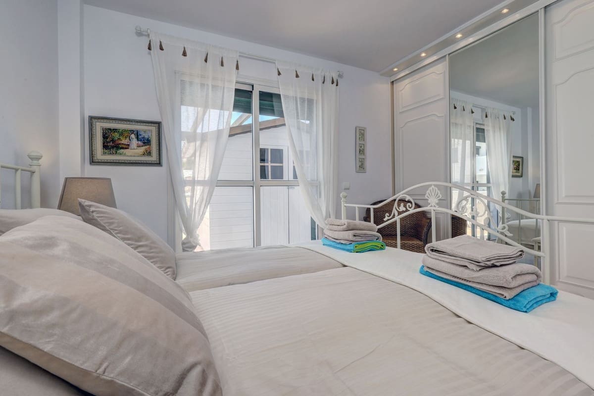 3 Zimmer Apartment zu verkaufen in Torrequebrada mit Pool Garage - 659.000 € (Ref: 9976186)