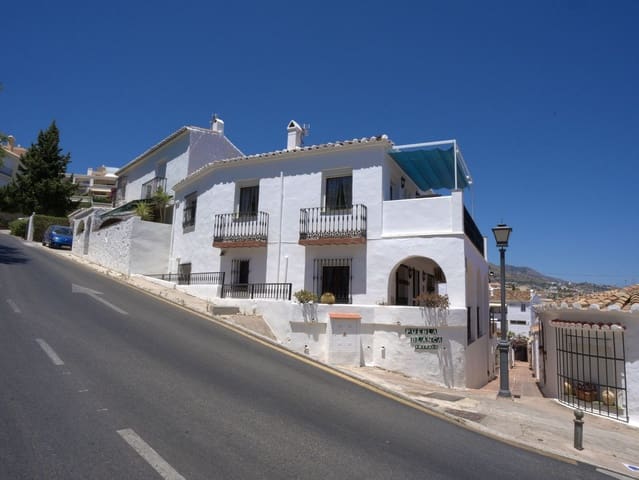 5 soveværelse Semi-Rækkehus til salg i Torreblanca, Fuengirola med swimmingpool garage - € 670.000 (Ref: 9976188)
