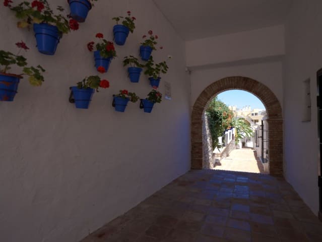 5 soveværelse Semi-Rækkehus til salg i Torreblanca, Fuengirola med swimmingpool garage - € 670.000 (Ref: 9976188)
