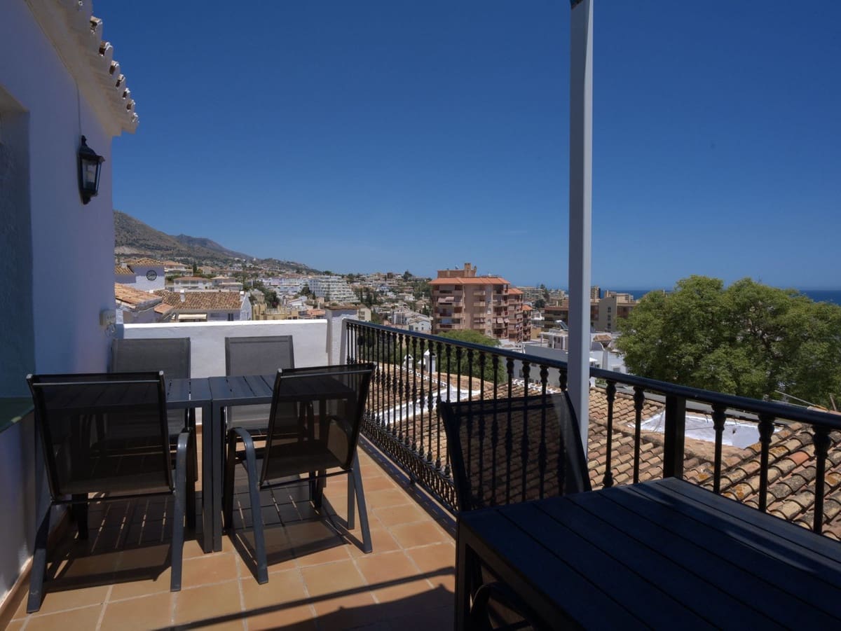 5 bedroom Semi-detached Villa for sale in Fuengirola with pool garage - € 670,000 (Ref: 9976188)