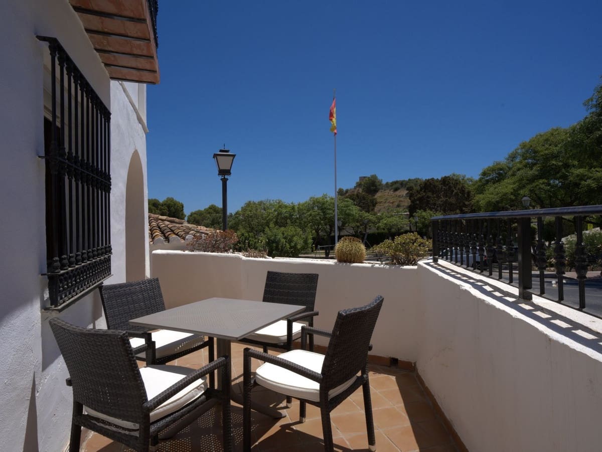 5 bedroom Semi-detached Villa for sale in Fuengirola with pool garage - € 670,000 (Ref: 9976188)