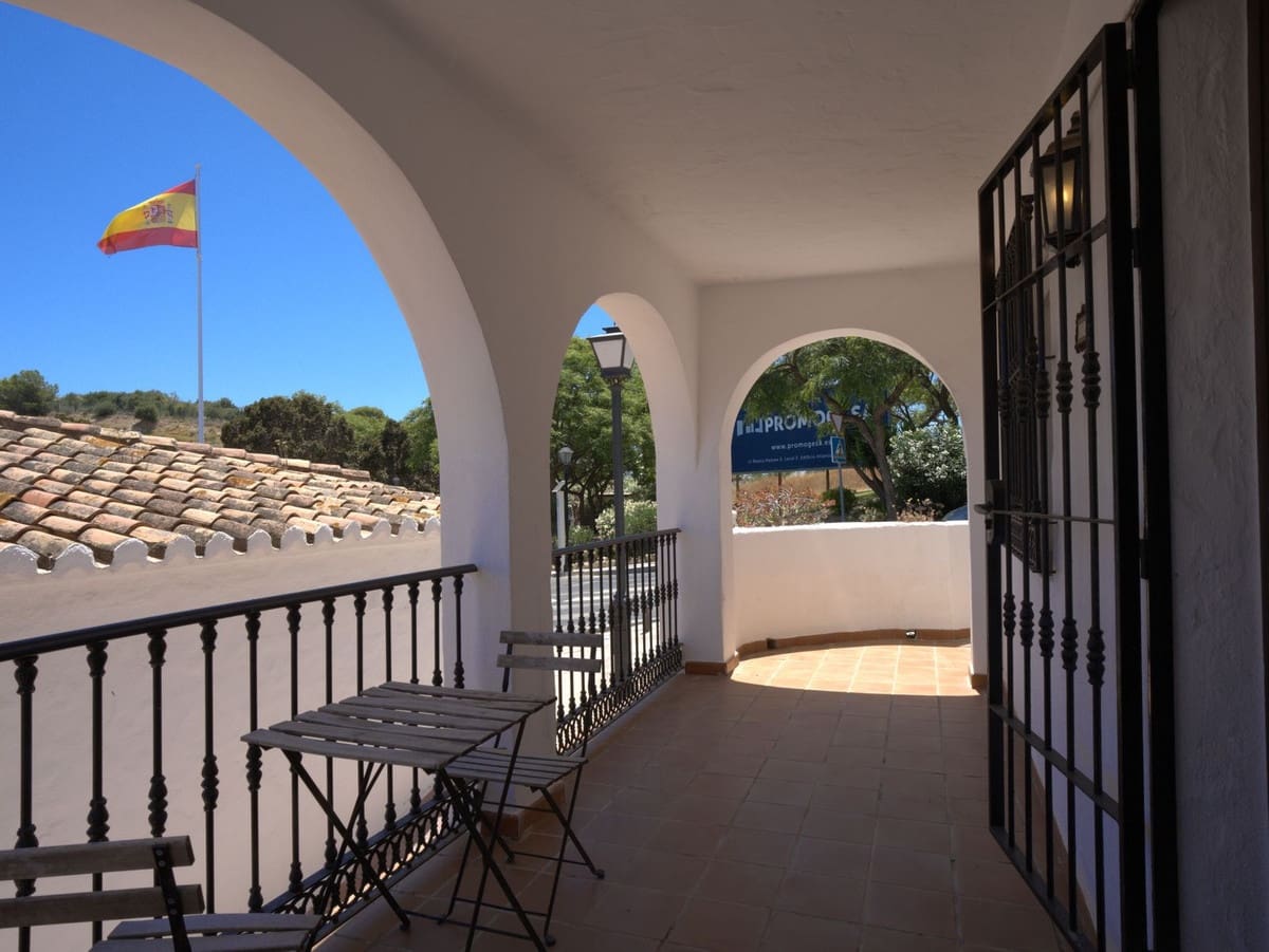 5 bedroom Semi-detached Villa for sale in Fuengirola with pool garage - € 670,000 (Ref: 9976188)