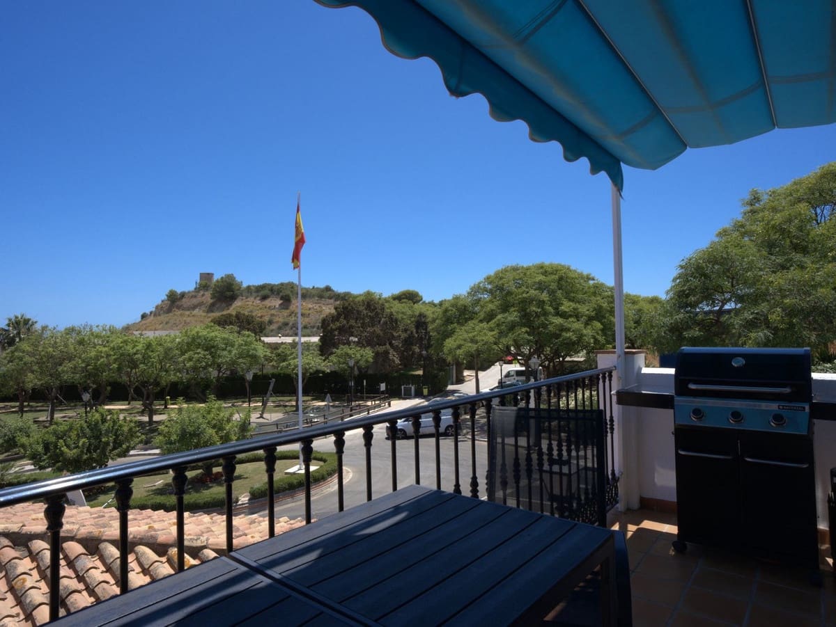 5 bedroom Semi-detached Villa for sale in Fuengirola with pool garage - € 670,000 (Ref: 9976188)