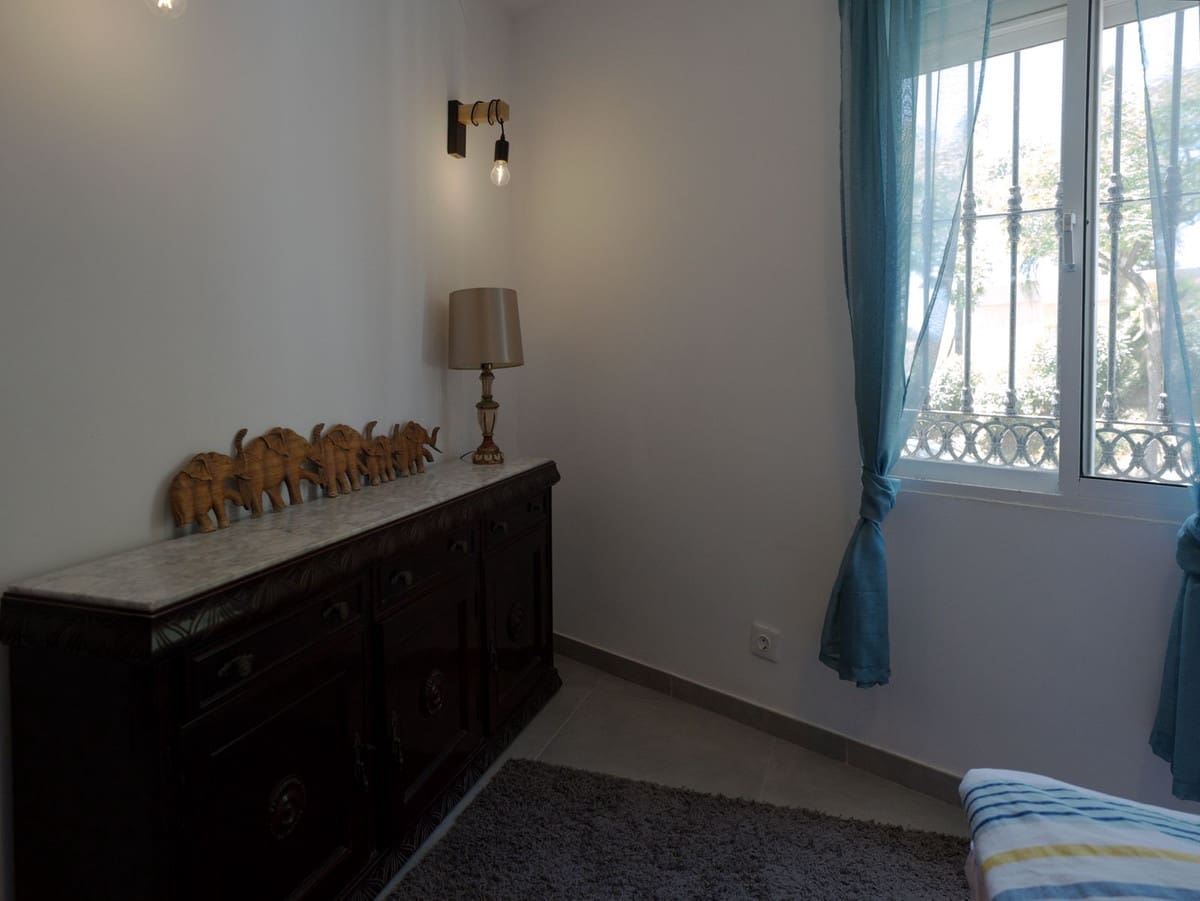 5 bedroom Semi-detached Villa for sale in Fuengirola with pool garage - € 670,000 (Ref: 9976188)