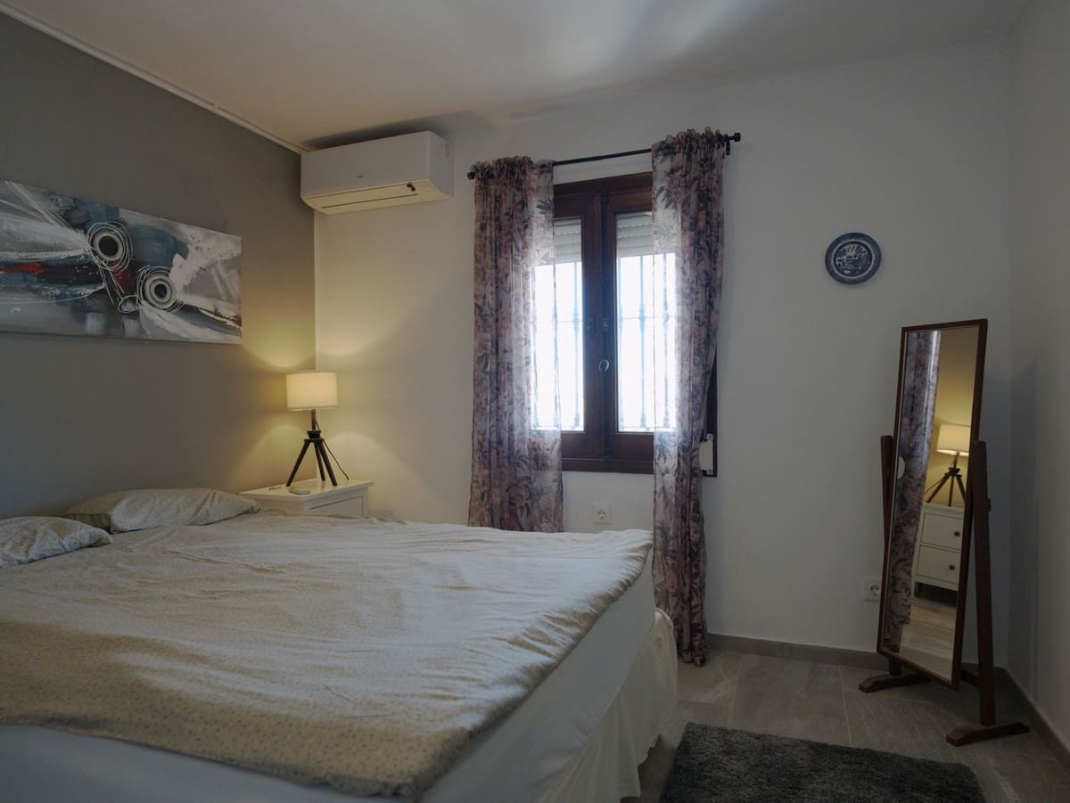 5 bedroom Semi-detached Villa for sale in Fuengirola with pool garage - € 670,000 (Ref: 9976188)