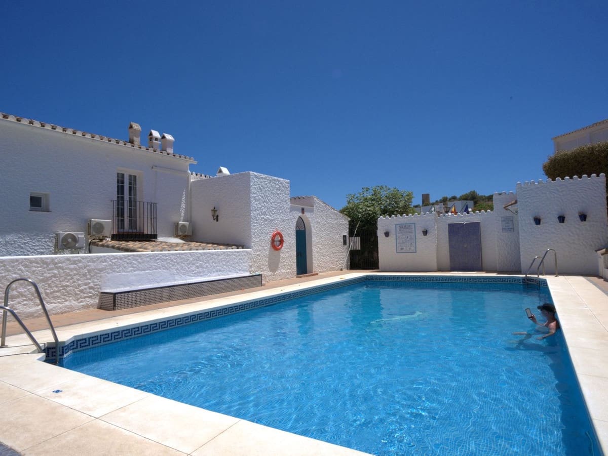 5 bedroom Semi-detached Villa for sale in Fuengirola with pool garage - € 670,000 (Ref: 9976188)