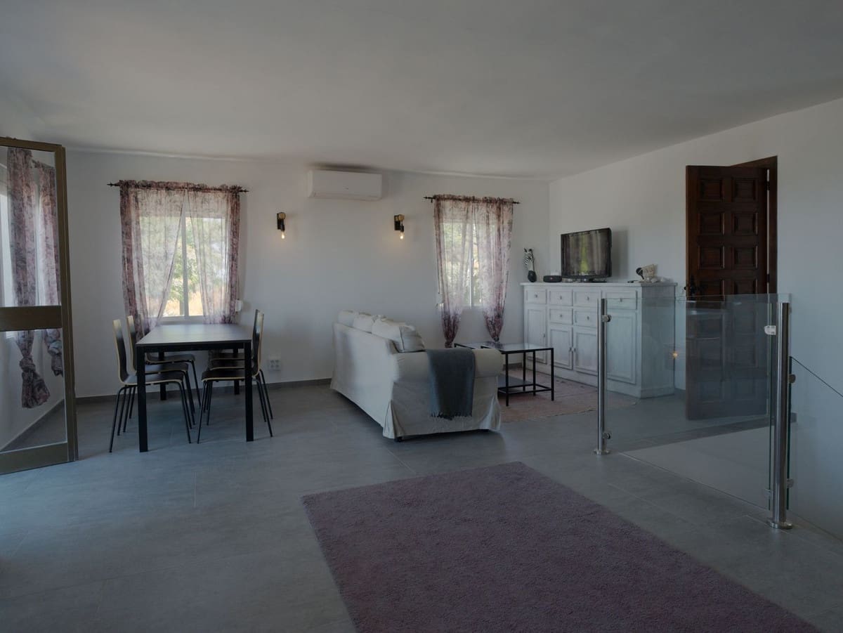 5 bedroom Semi-detached Villa for sale in Fuengirola with pool garage - € 670,000 (Ref: 9976188)