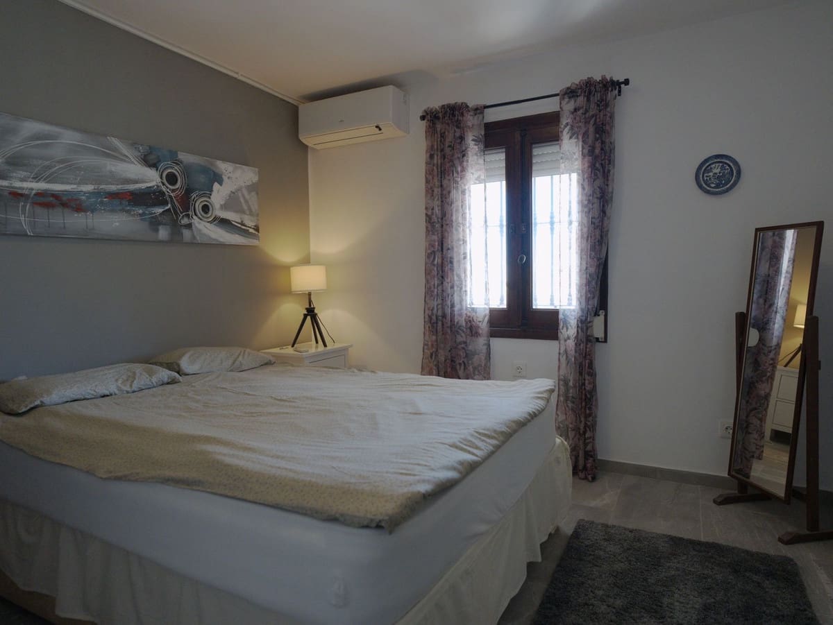 5 bedroom Semi-detached Villa for sale in Fuengirola with pool garage - € 670,000 (Ref: 9976188)