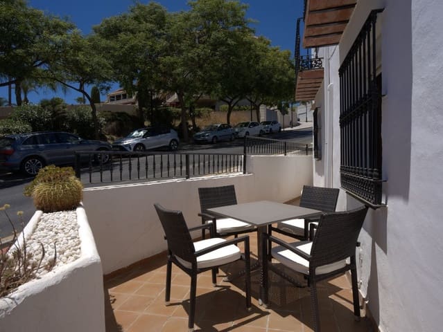 5 soveværelse Semi-Rækkehus til salg i Torreblanca, Fuengirola med swimmingpool garage - € 670.000 (Ref: 9976188)