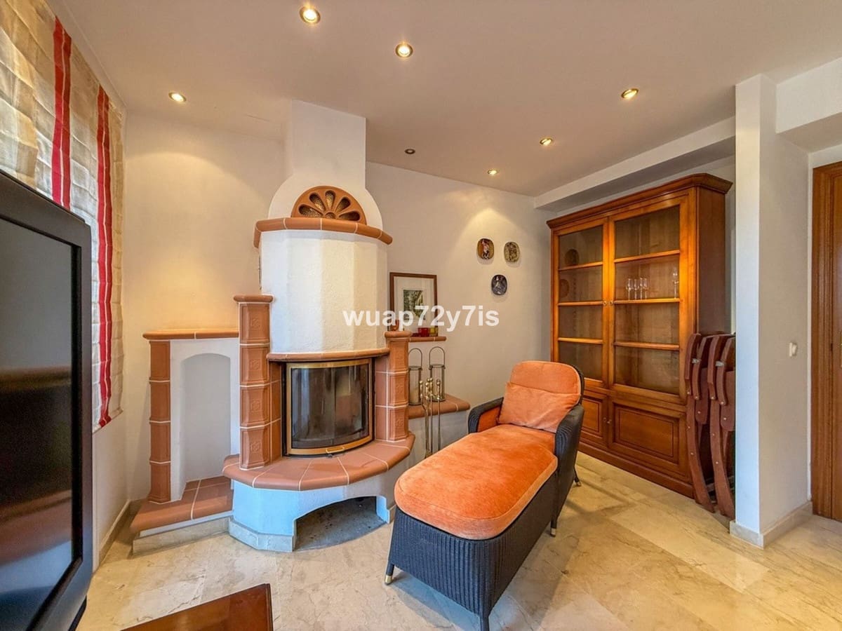 3 bedroom Apartment for sale in Costabella with pool - € 650,000 (Ref: 9976189)