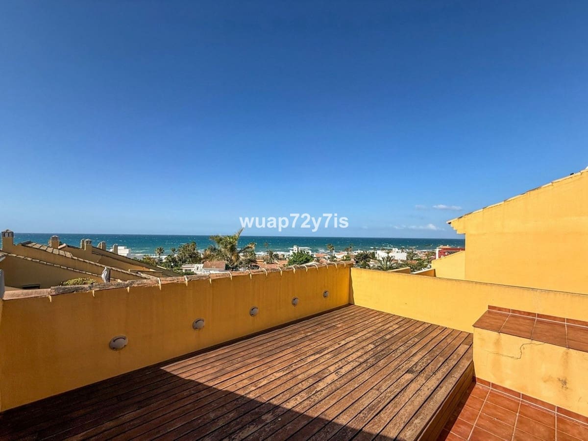 3 bedroom Apartment for sale in Costabella with pool - € 650,000 (Ref: 9976189)