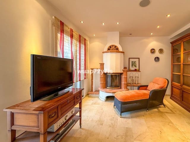 3 soveværelse Lejlighed til salg i Costabella, Marbella med swimmingpool - € 650.000 (Ref: 9976189)