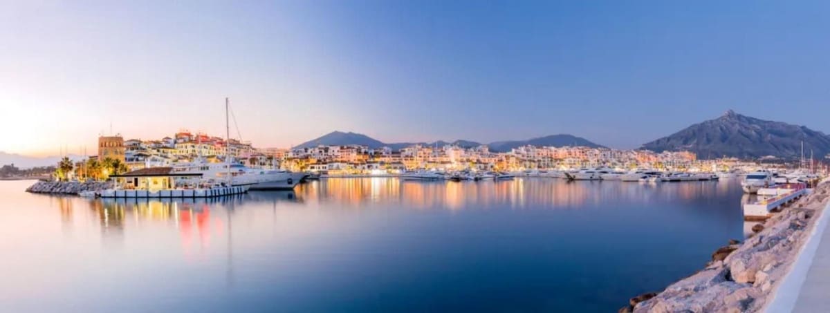 1 bedroom Apartment for sale in Puerto Banus - € 656,000 (Ref: 9976190)