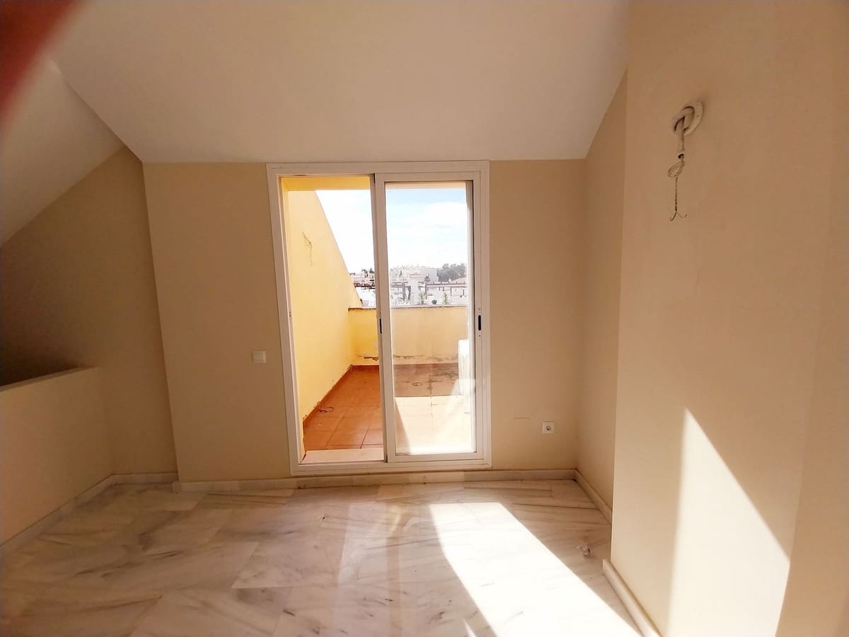 4 soveværelse Byhus til salg i Calahonda med swimmingpool garage - € 669.000 (Ref: 9976192)