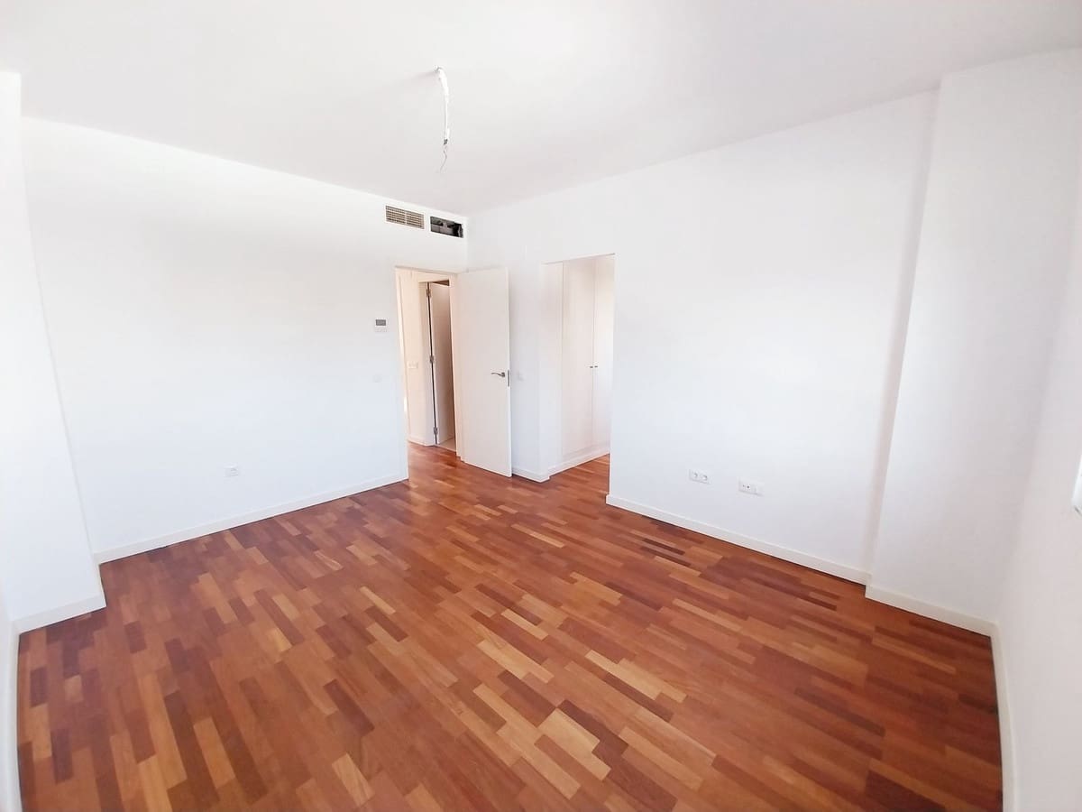 4 soveværelse Byhus til salg i Calahonda med swimmingpool garage - € 669.000 (Ref: 9976192)