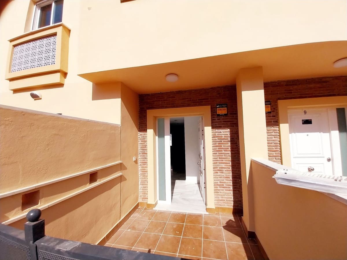 4 soveværelse Byhus til salg i Calahonda med swimmingpool garage - € 669.000 (Ref: 9976192)